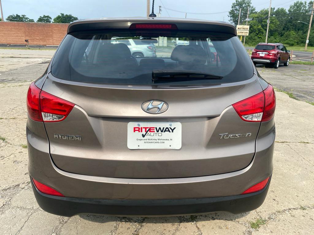 2010 Hyundai Tucson Image 6