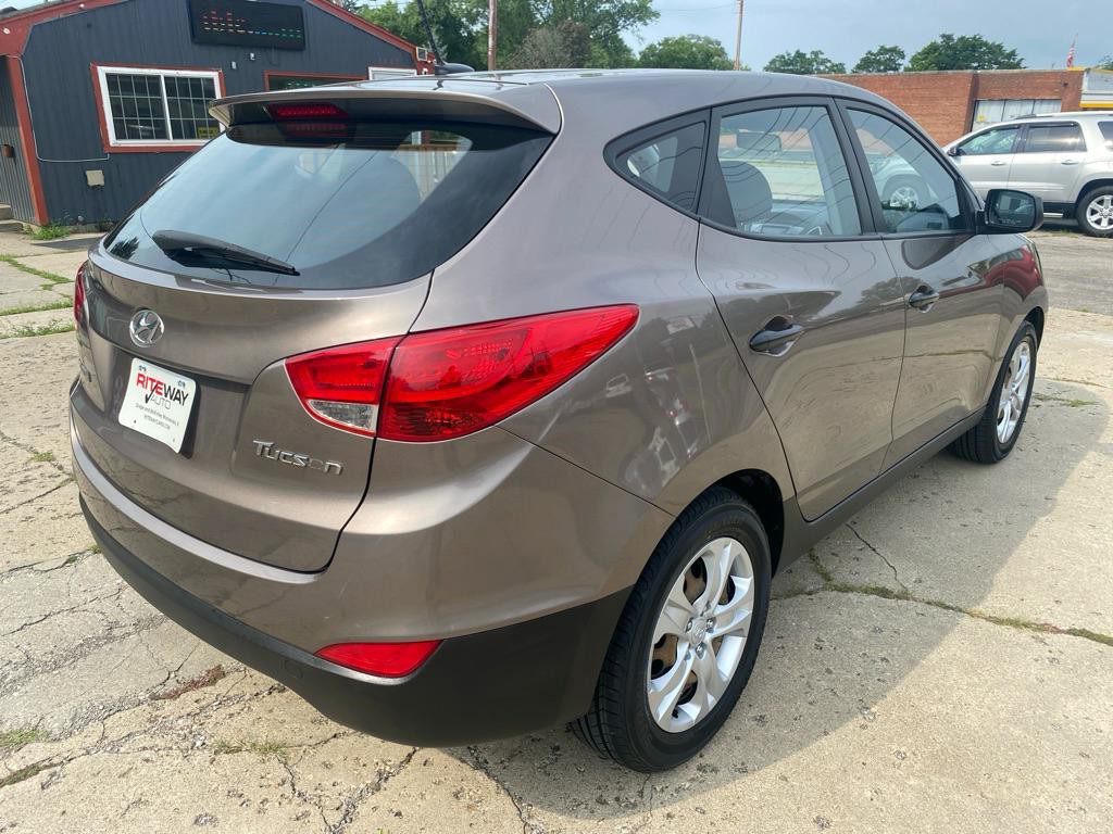 2010 Hyundai Tucson Image 7