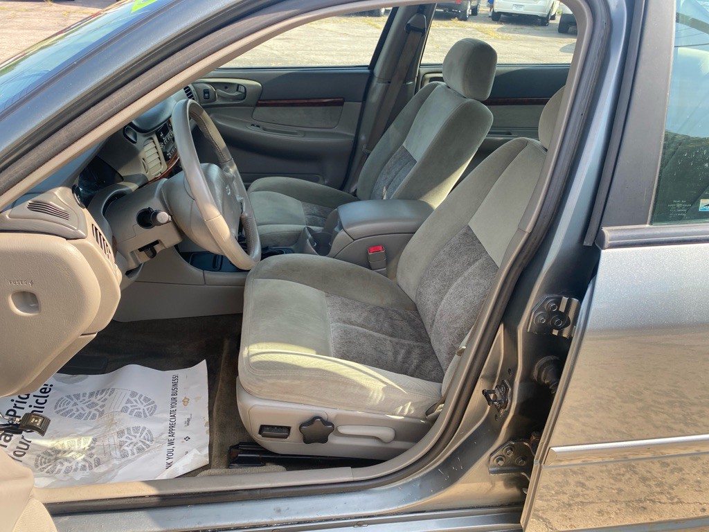 2004 Chevrolet Impala Image 9
