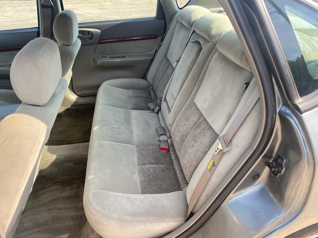 2004 Chevrolet Impala Image 10