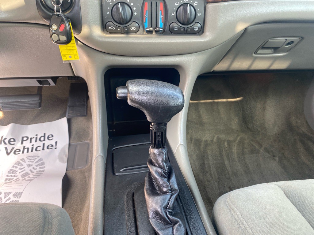2004 Chevrolet Impala Image 14
