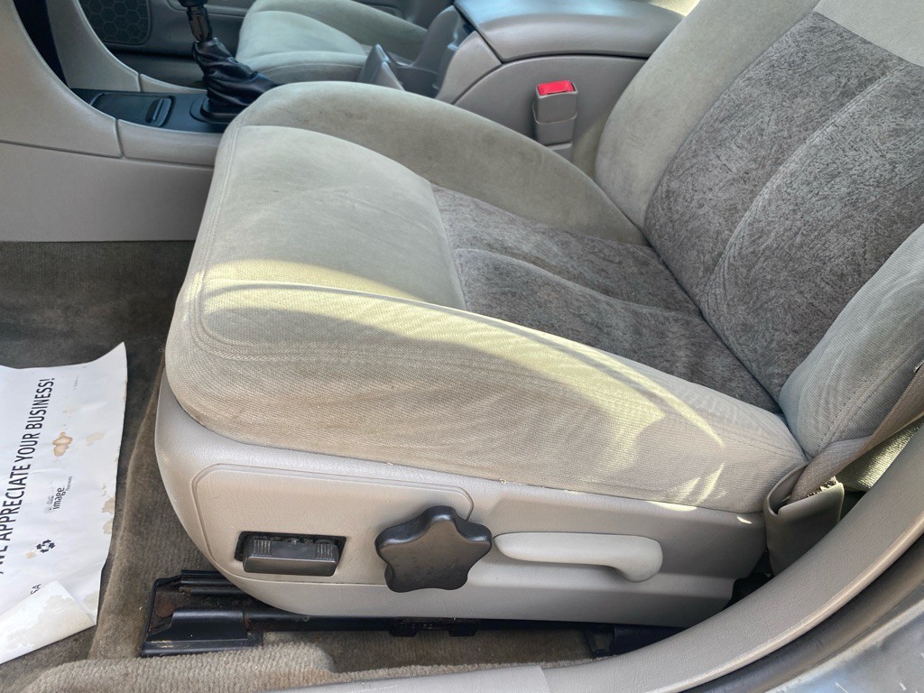 2004 Chevrolet Impala Image 18