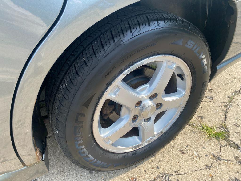 2004 Chevrolet Impala Image 21