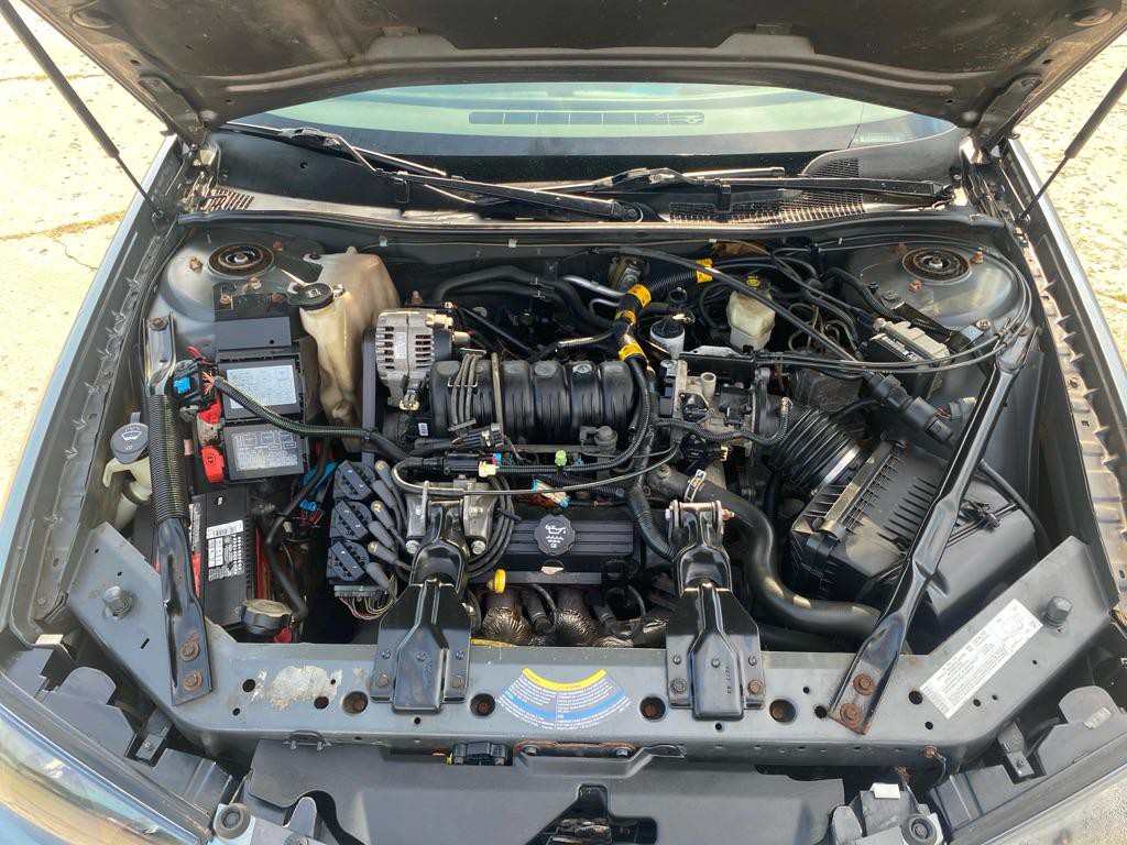 2004 Chevrolet Impala Image 19