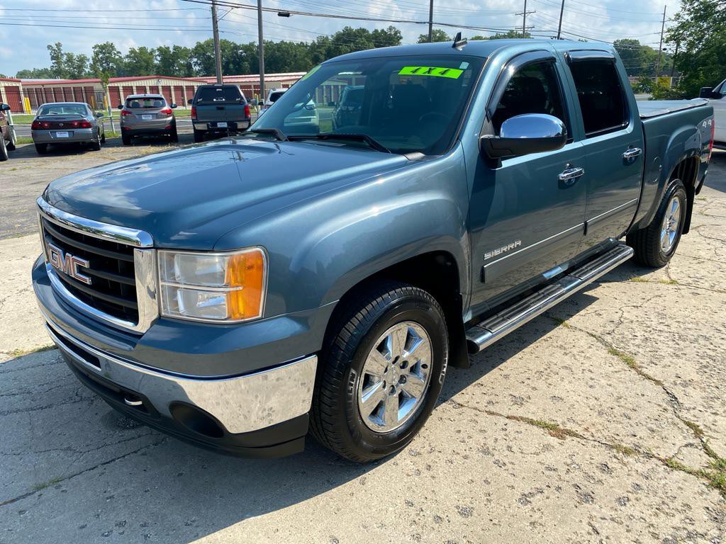 2010 GMC Sierra Image 2