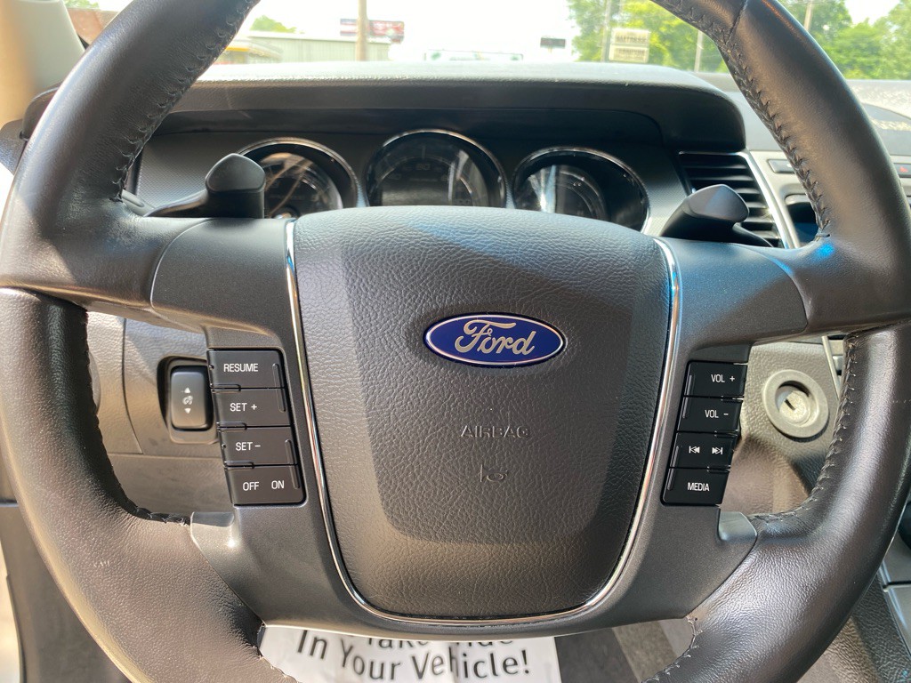 2011 Ford Taurus Image 16