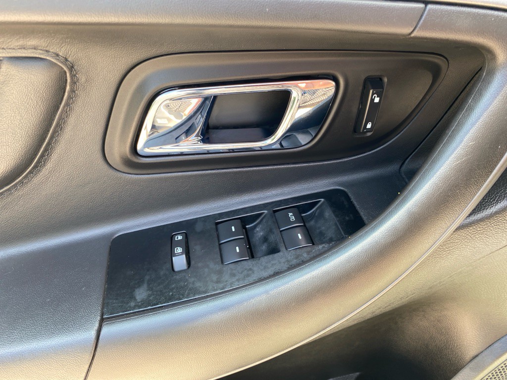 2011 Ford Taurus Image 18