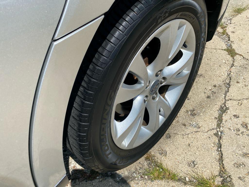 2011 Ford Taurus Image 22