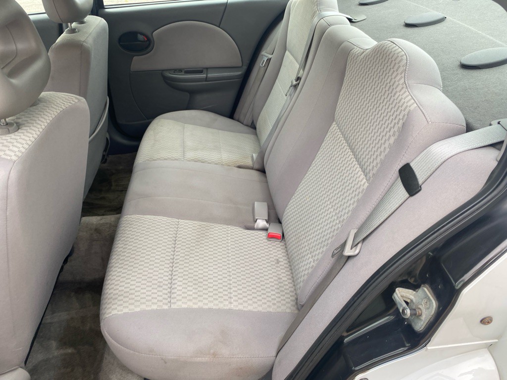 2006 Saturn ION Image 10