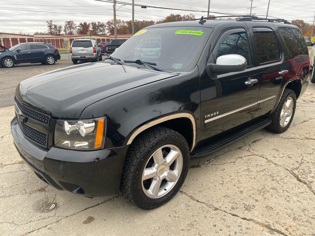 2011 Chevrolet Tahoe Image 3