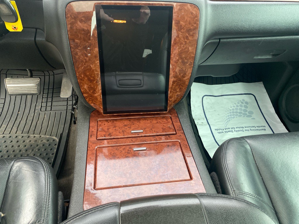 2011 Chevrolet Tahoe Image 17