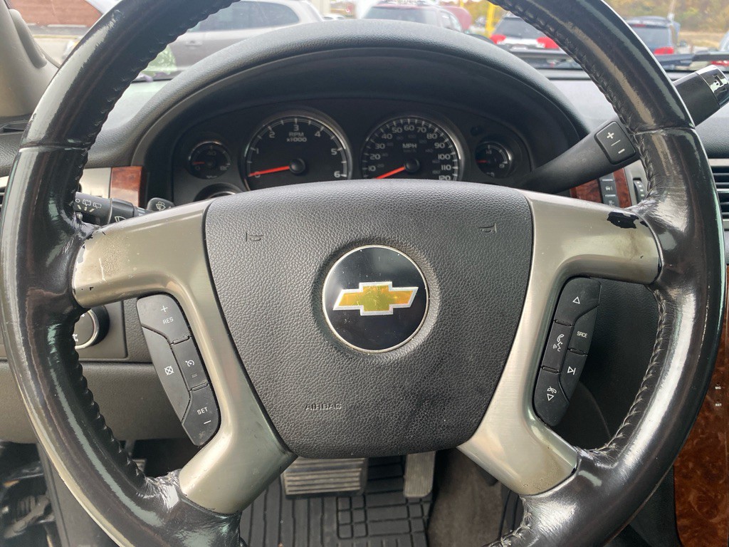 2011 Chevrolet Tahoe Image 19