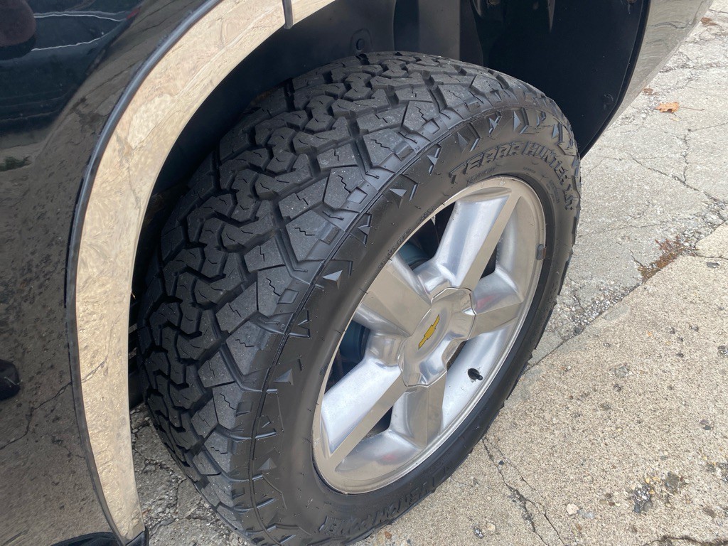 2011 Chevrolet Tahoe Image 28