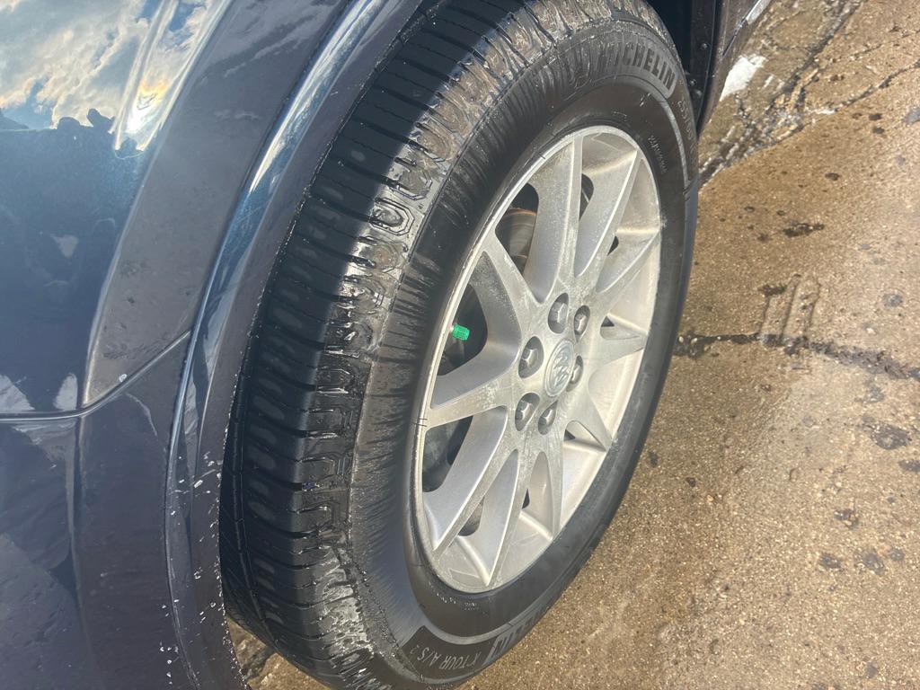 2015 Buick Enclave Image 24