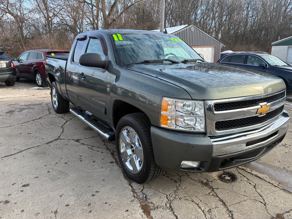 2011 Chevrolet Silverado 1500 Image 2