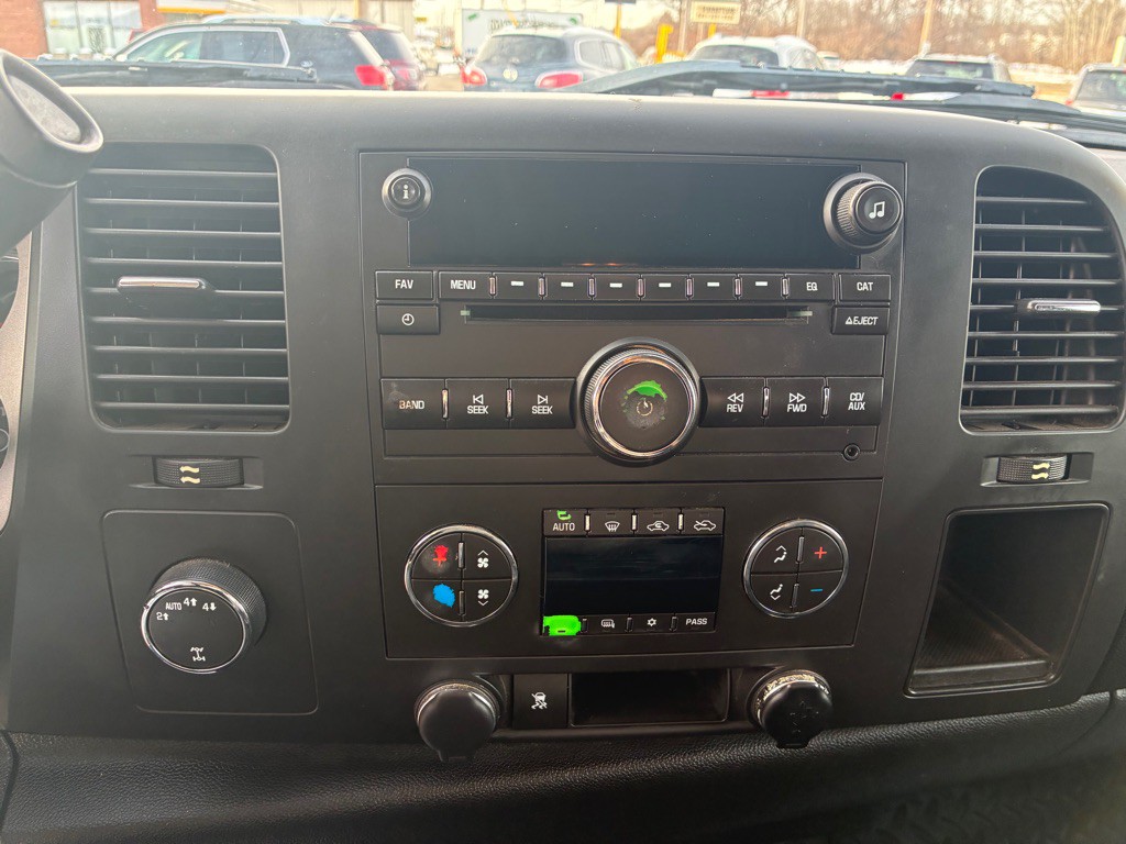 2011 Chevrolet Silverado 1500 Image 12