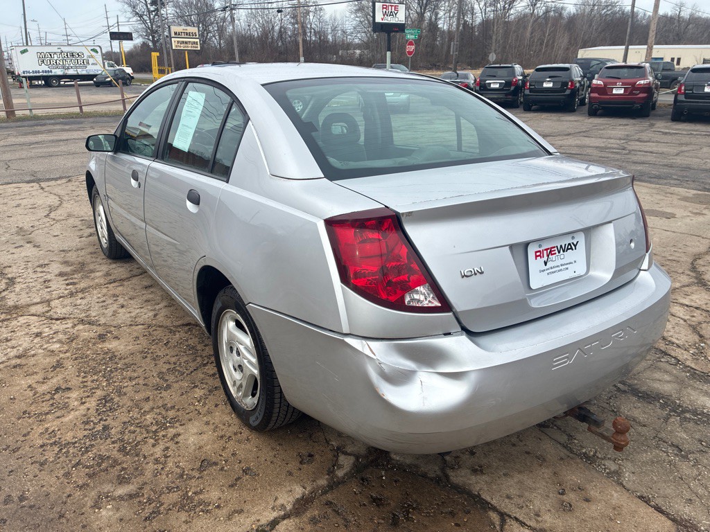 2003 Saturn ION Image 5