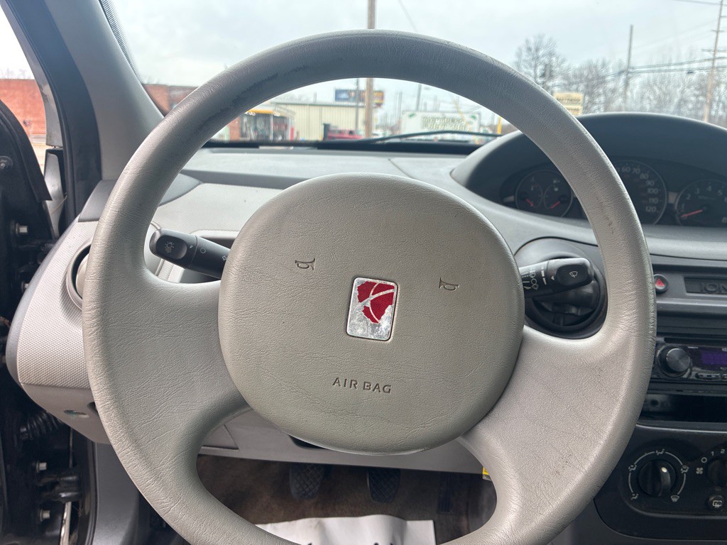 2003 Saturn ION Image 11