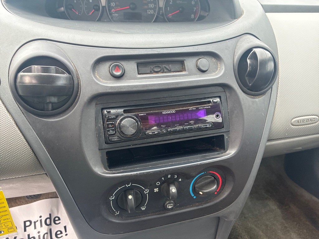 2003 Saturn ION Image 13