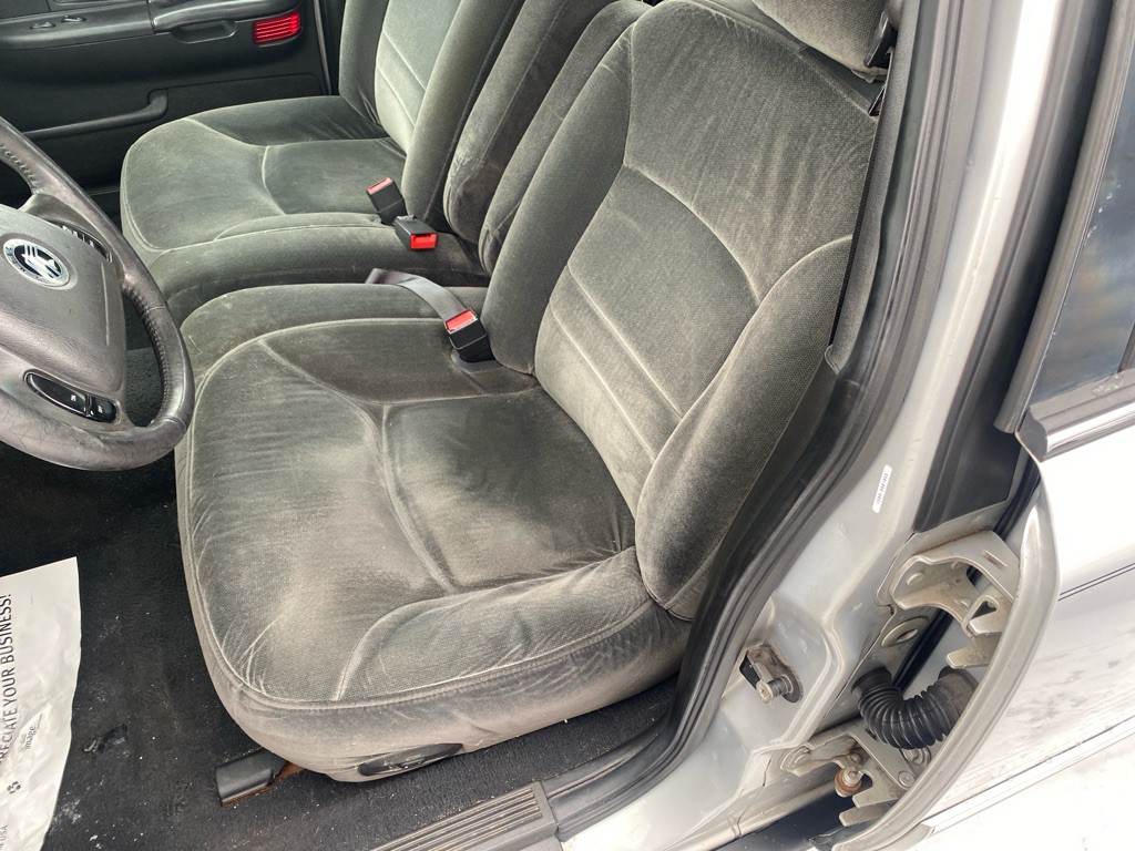 2001 Mercury Grand Marquis Image 9