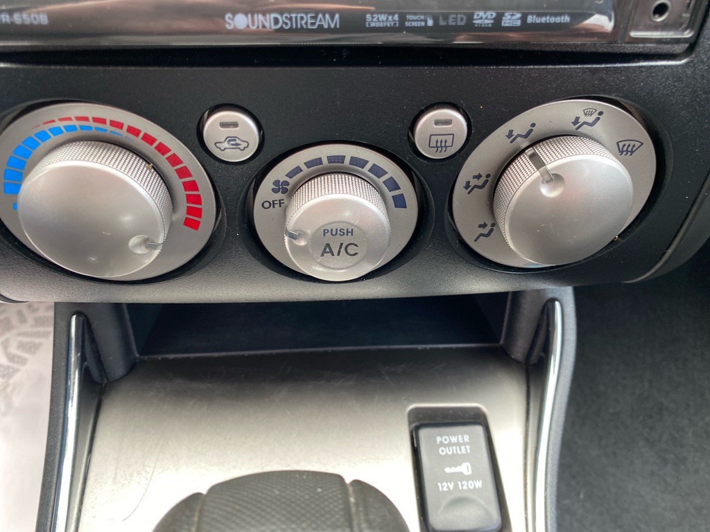 2012 Mitsubishi Galant Image 12