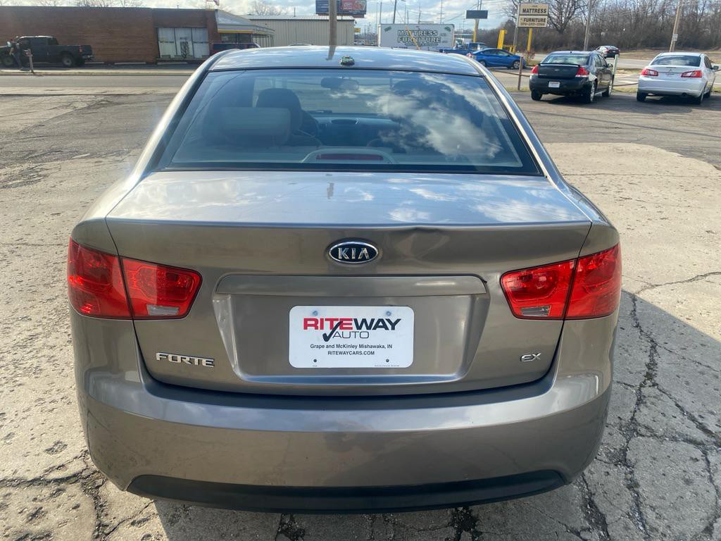 2010 Kia Forte Image 6