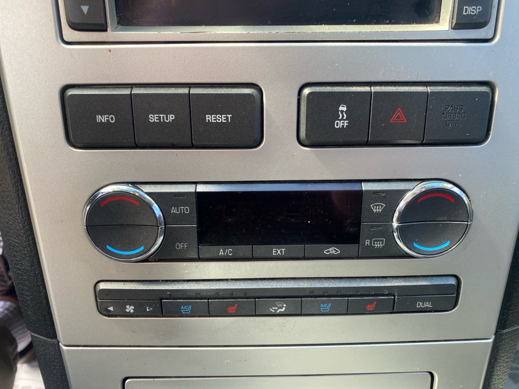 2010 Lincoln MKX Image 16