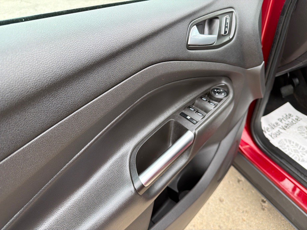 2016 Ford Escape Image 18