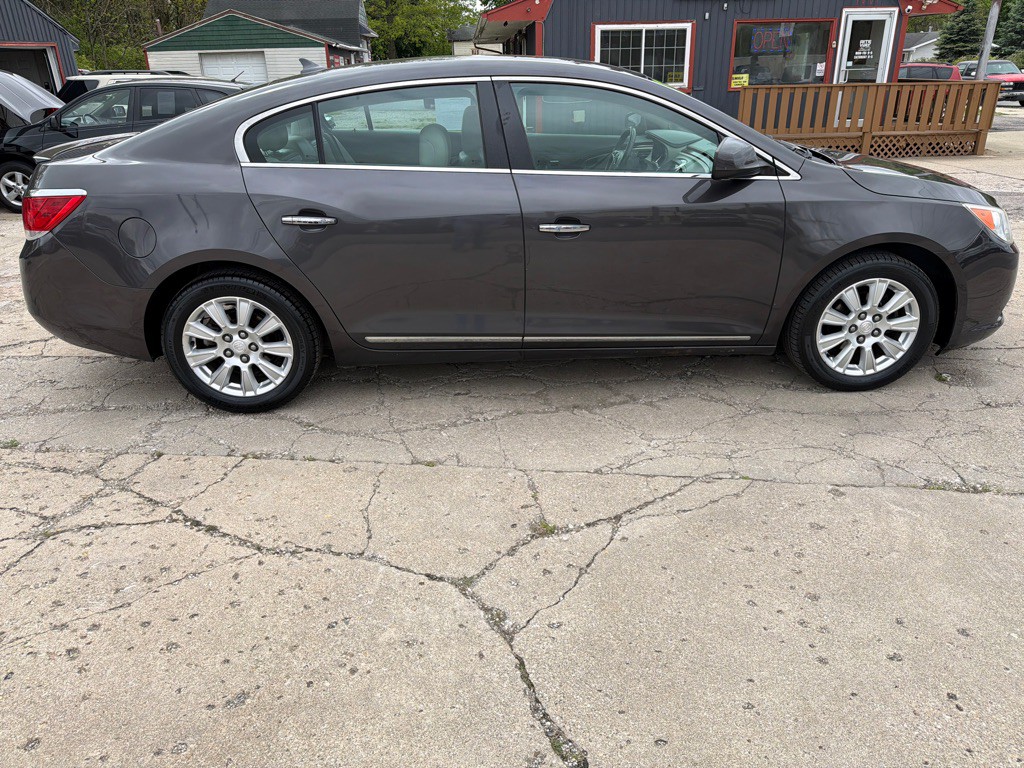 2012 Buick Lacrosse Image 8