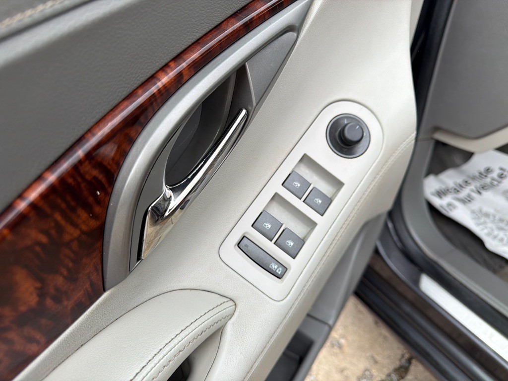 2012 Buick Lacrosse Image 16