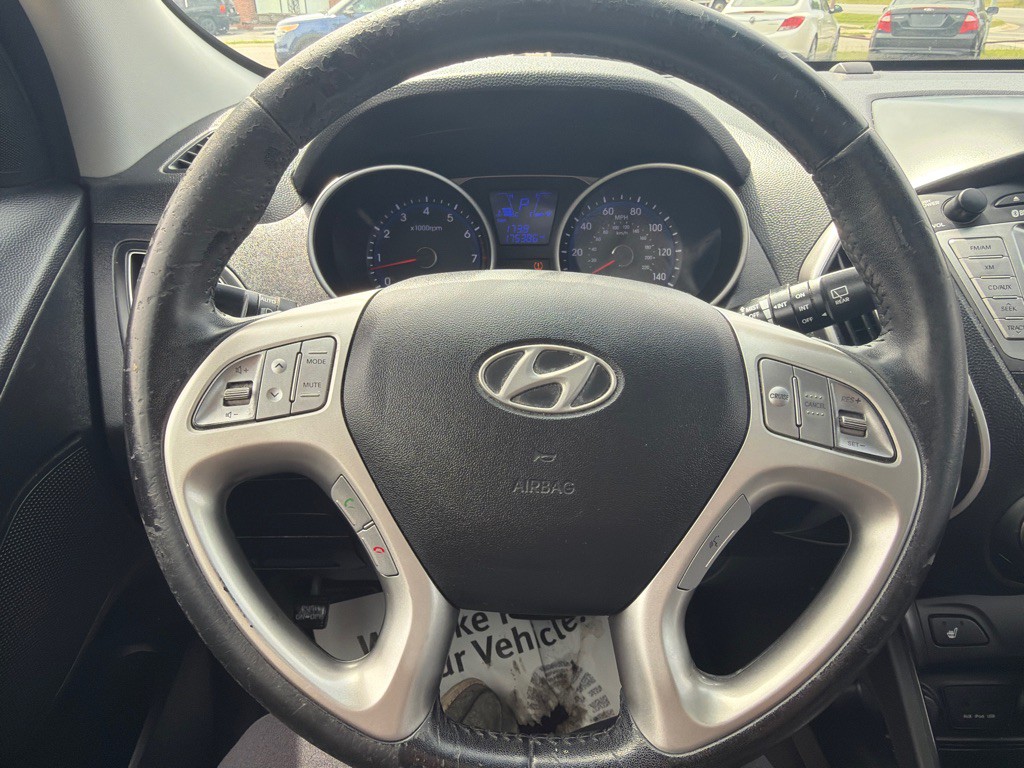 2013 Hyundai Tucson Image 12
