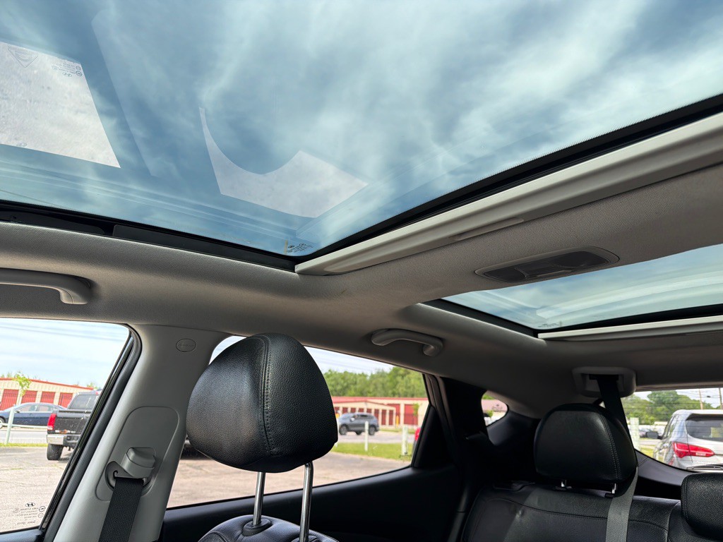 2013 Hyundai Tucson Image 17