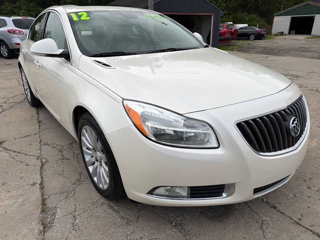 2012 Buick Regal Image 1