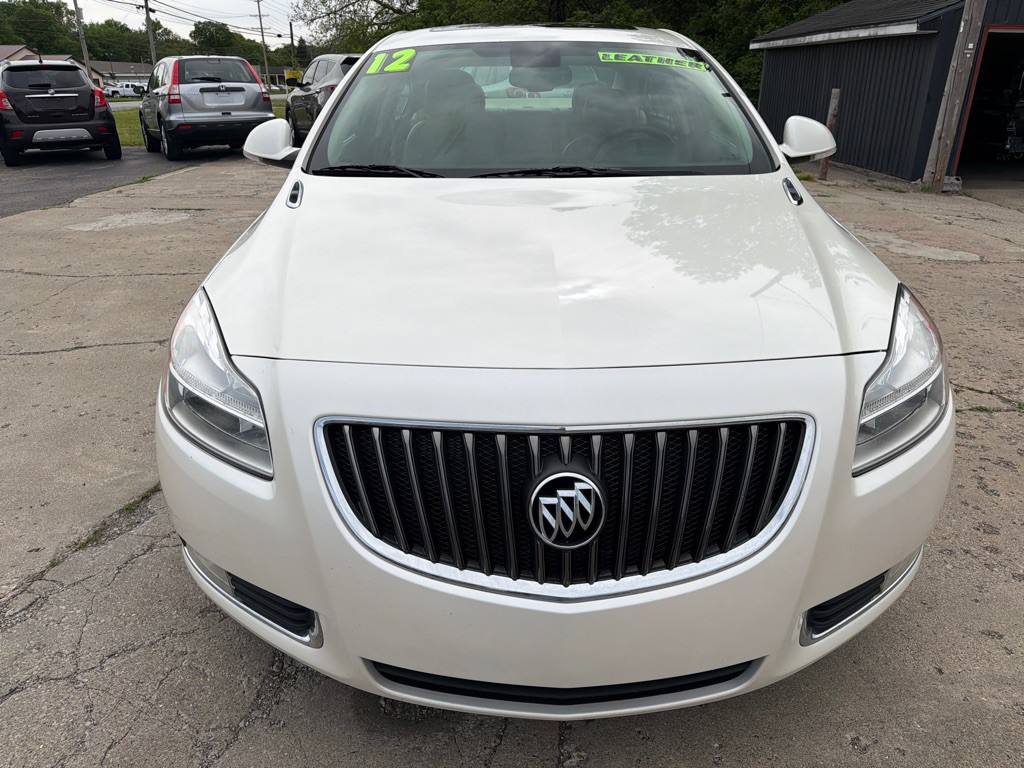 2012 Buick Regal Image 2