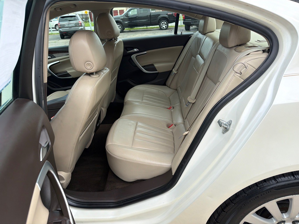2012 Buick Regal Image 11