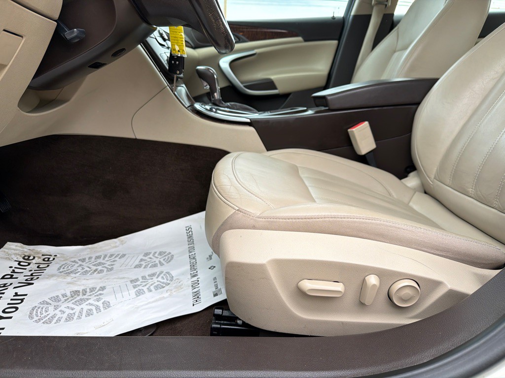 2012 Buick Regal Image 18
