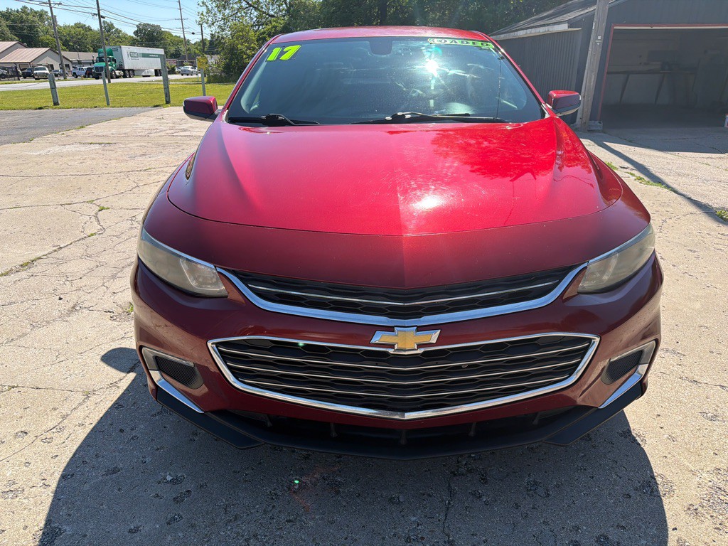 2017 Chevrolet Malibu Image 2