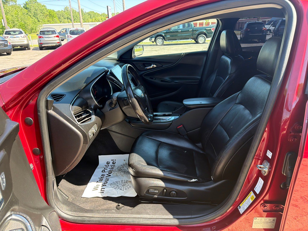 2017 Chevrolet Malibu Image 10