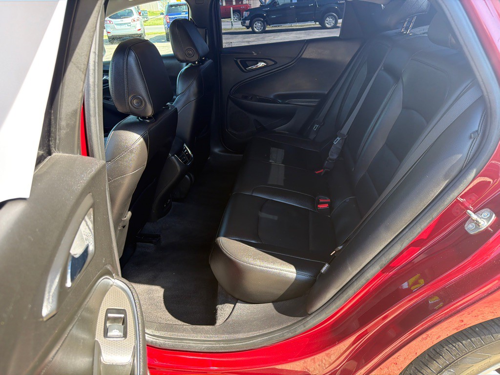 2017 Chevrolet Malibu Image 11