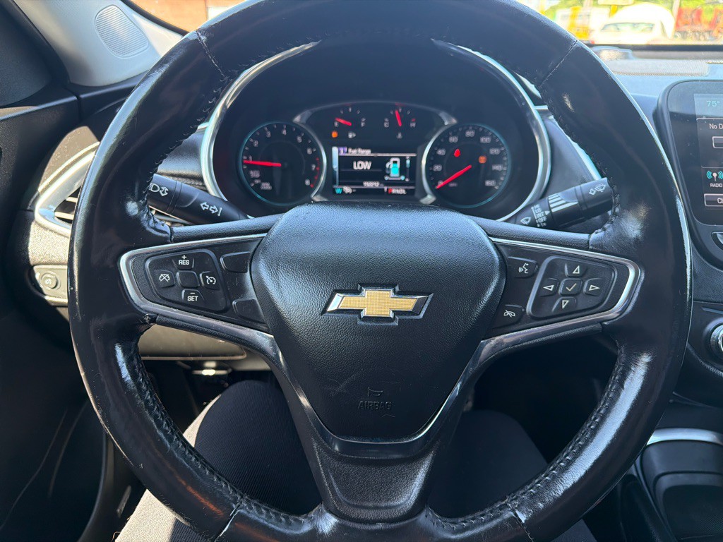 2017 Chevrolet Malibu Image 12