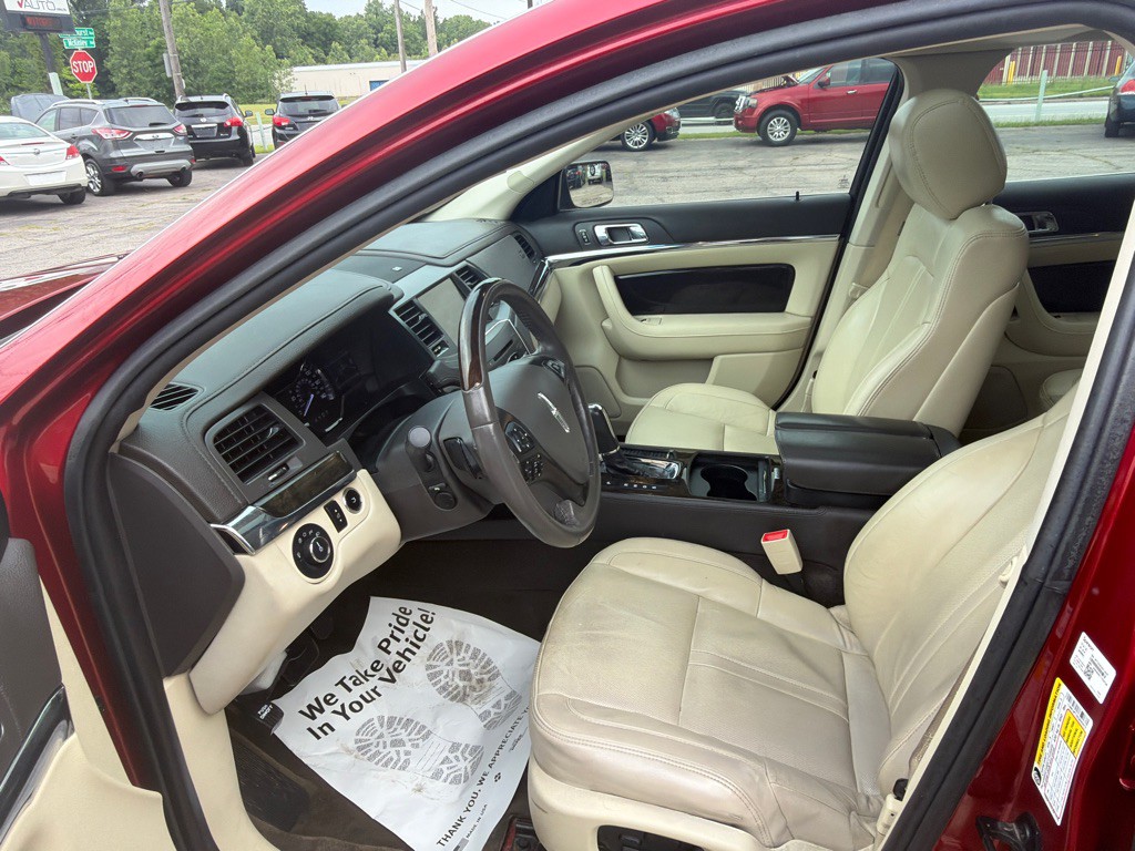 2014 Lincoln MKS Image 9