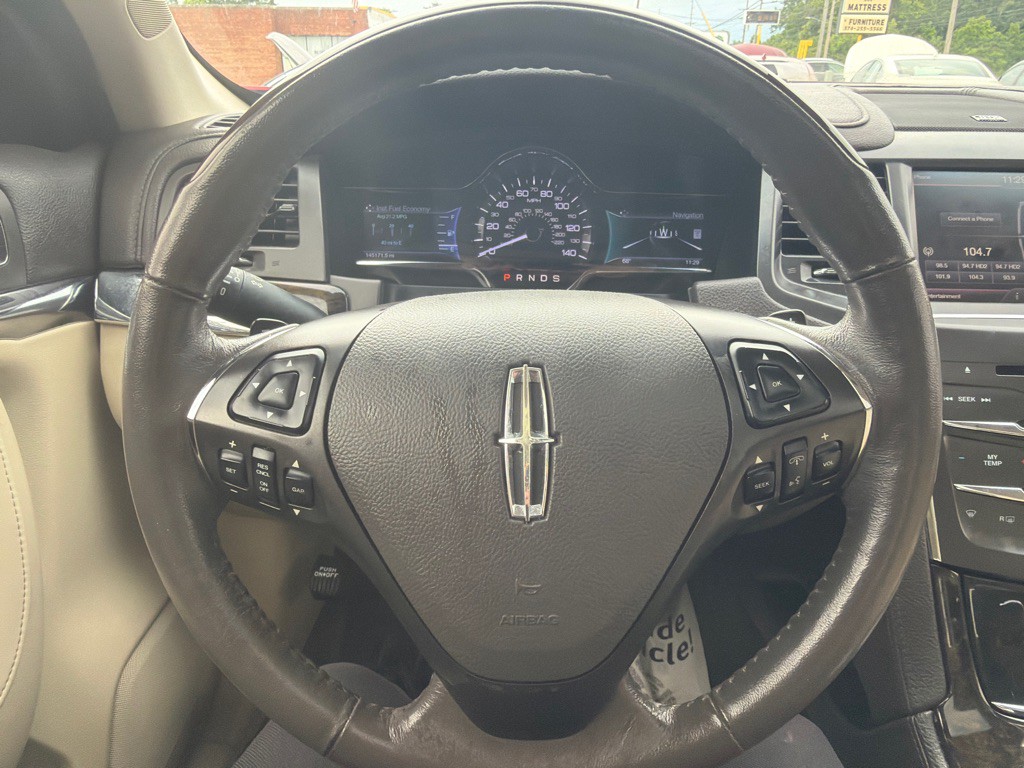 2014 Lincoln MKS Image 11