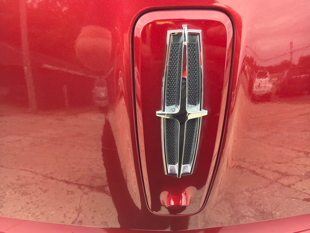 2014 Lincoln MKS Image 19