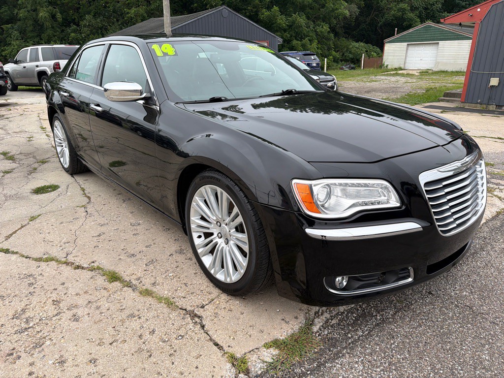 2014 Chrysler 300 Image 1