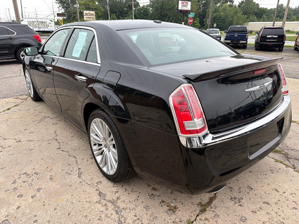 2014 Chrysler 300 Image 5