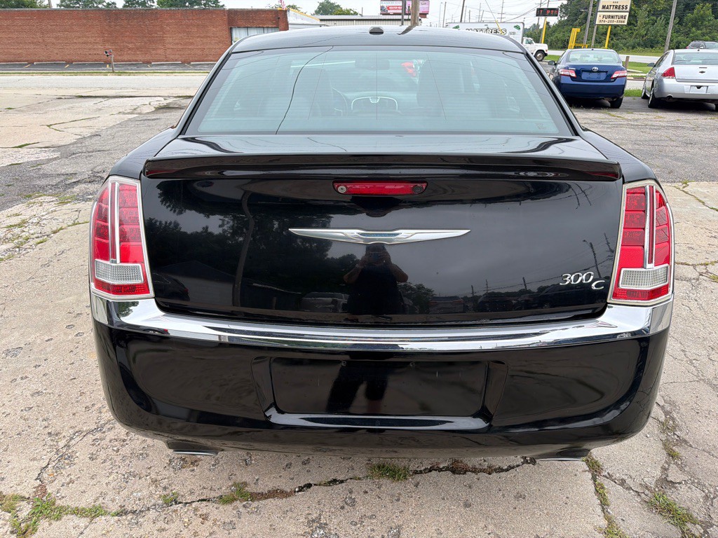 2014 Chrysler 300 Image 6