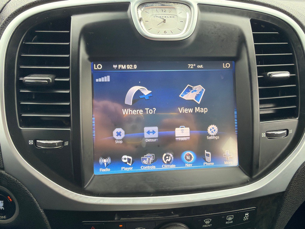 2014 Chrysler 300 Image 13
