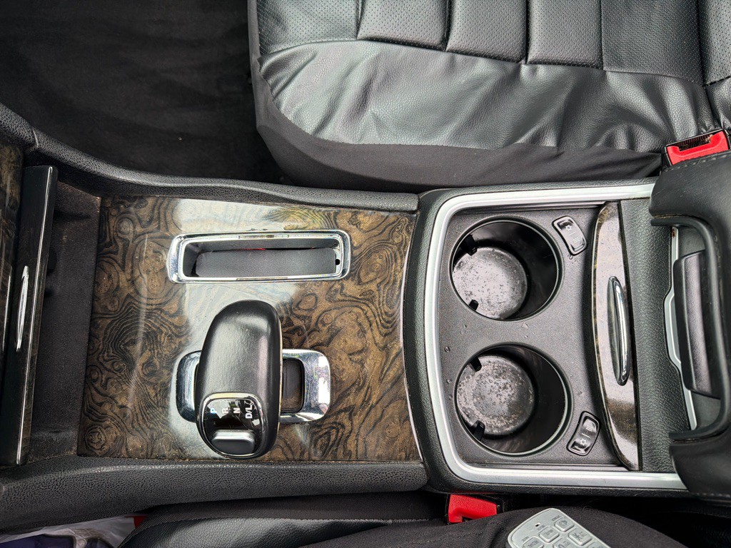 2014 Chrysler 300 Image 18
