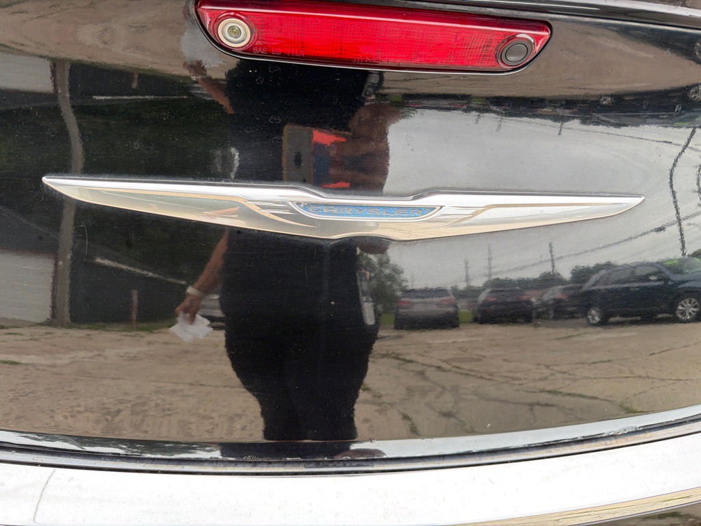 2014 Chrysler 300 Image 24