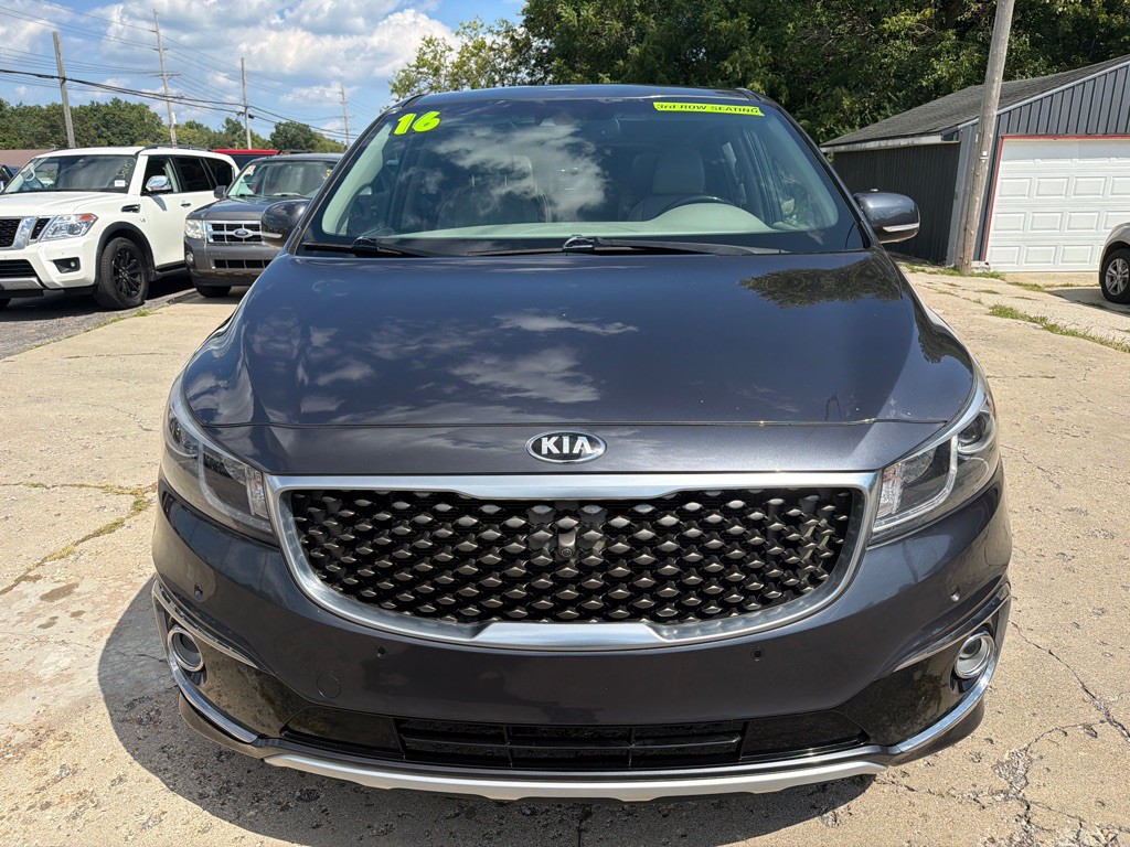 2016 Kia Sedona Image 2